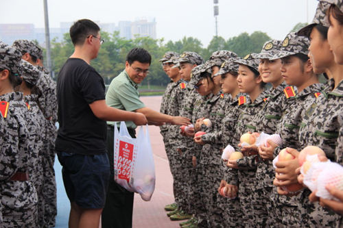 百家乐在线游戏
2016年中秋慰问活动圆满举行