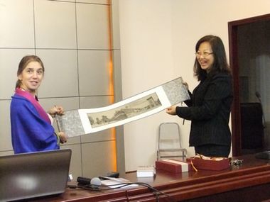 匈牙利佩奇大学Marianne Nikolov教授来百家乐在线游戏
讲学