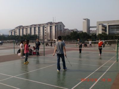 庆快乐节日，强团队体魄——百家乐在线游戏
学生工作办公室第一届羽毛球赛顺利举行